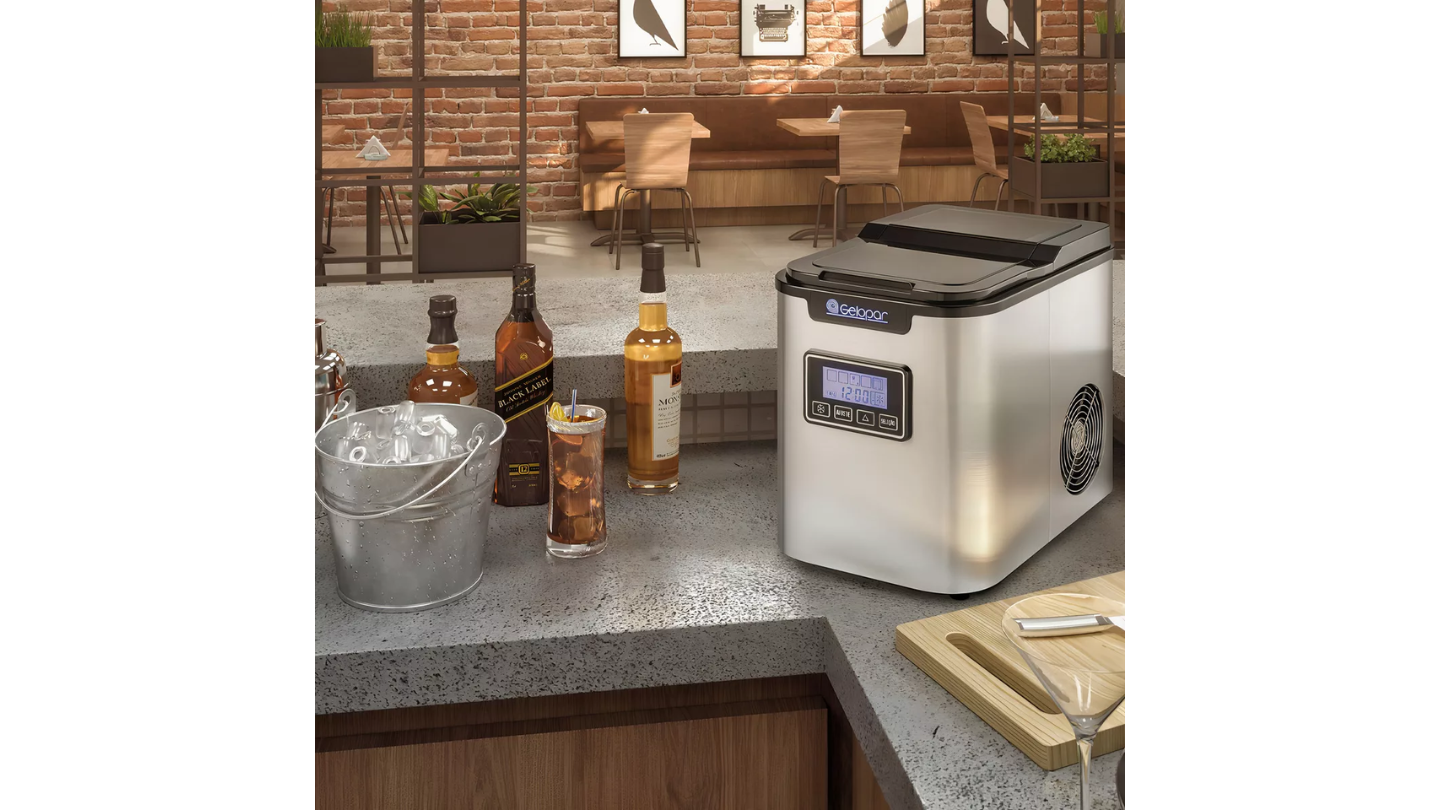 Máquina De Gelo Gelopar Gmgd-15 Ai em um bar